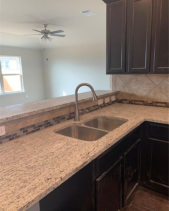 2nd image of 3201 Keathley Dr