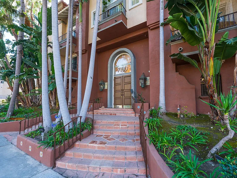7100 La Tijera Blvd #D101 — Photo 2