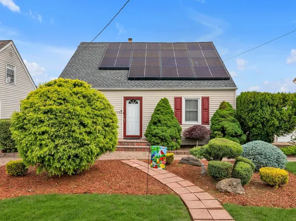 102 Spruce Lane, Valley Stream, NY 11581