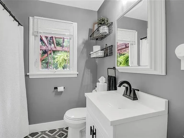 265 Perry St — Photo 15