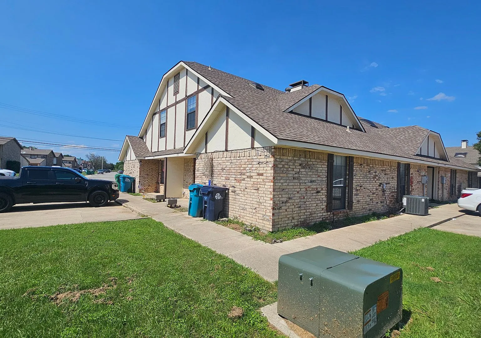 544 - 550 E. Windsor Dr. — Photo 3