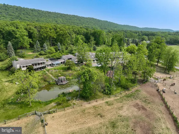 249 Hylbert Rd, Boalsburg, PA 16827