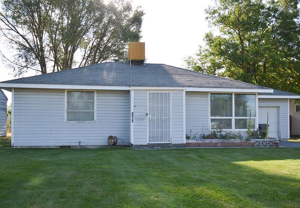 1st image of 1385 SE Bonneville Dr