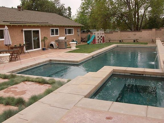 4th image of 261 Siesta Ave