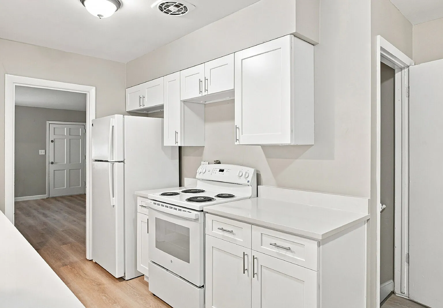 4 bed, 2.0 bath, 1496 sqft, $2,241 — Photo 3