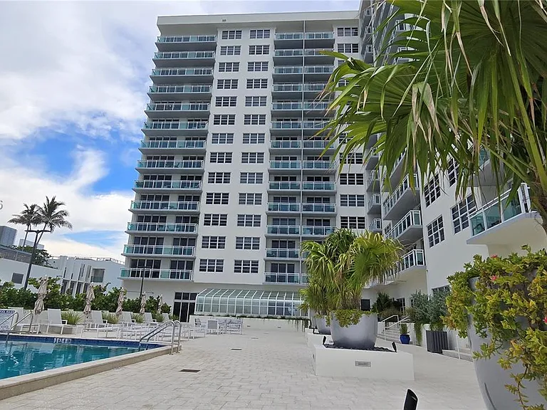 6917 Collins Ave #1212 — Photo 21