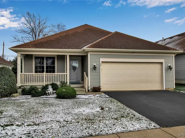 55 Hickory Grove Ln, Buffalo, NY 14227
