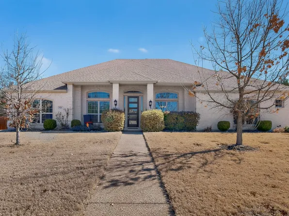 824 State St, Desoto, TX 75115