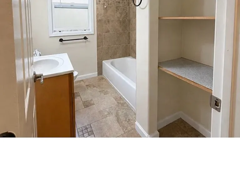 2628 W Bloch Rd — Photo 6