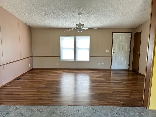 1398 Franklin Dr — Photo 4