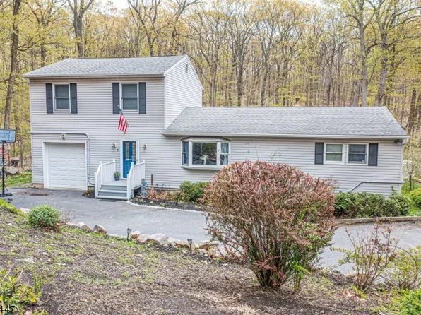 8 Marion Dr, Vernon Twp., NJ 07422