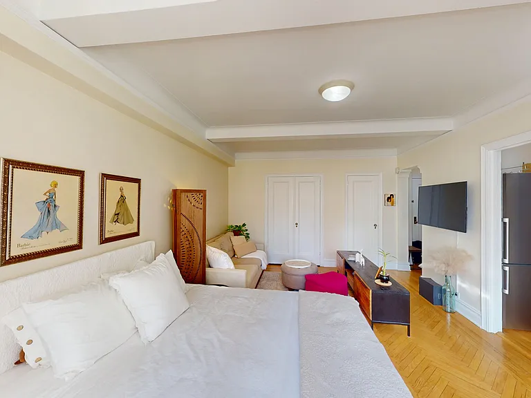 210 E 68th St #13-M — Photo 4