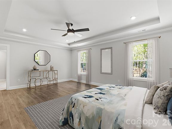 4th image of 407 Alameda Way