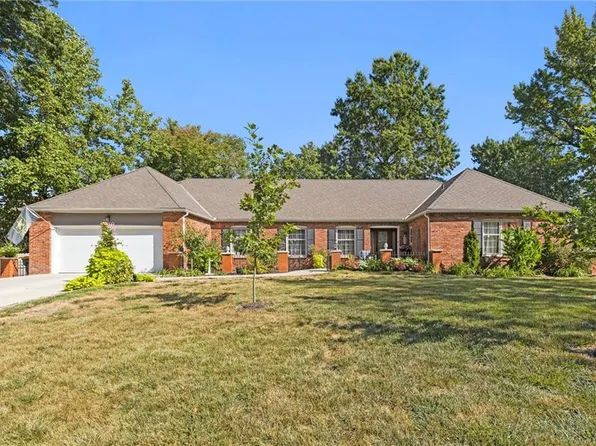 900 W 112th St, Kansas City, MO 64114