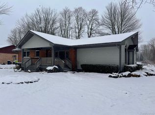 49280 Paul Dr, Chesterfield, MI 48051