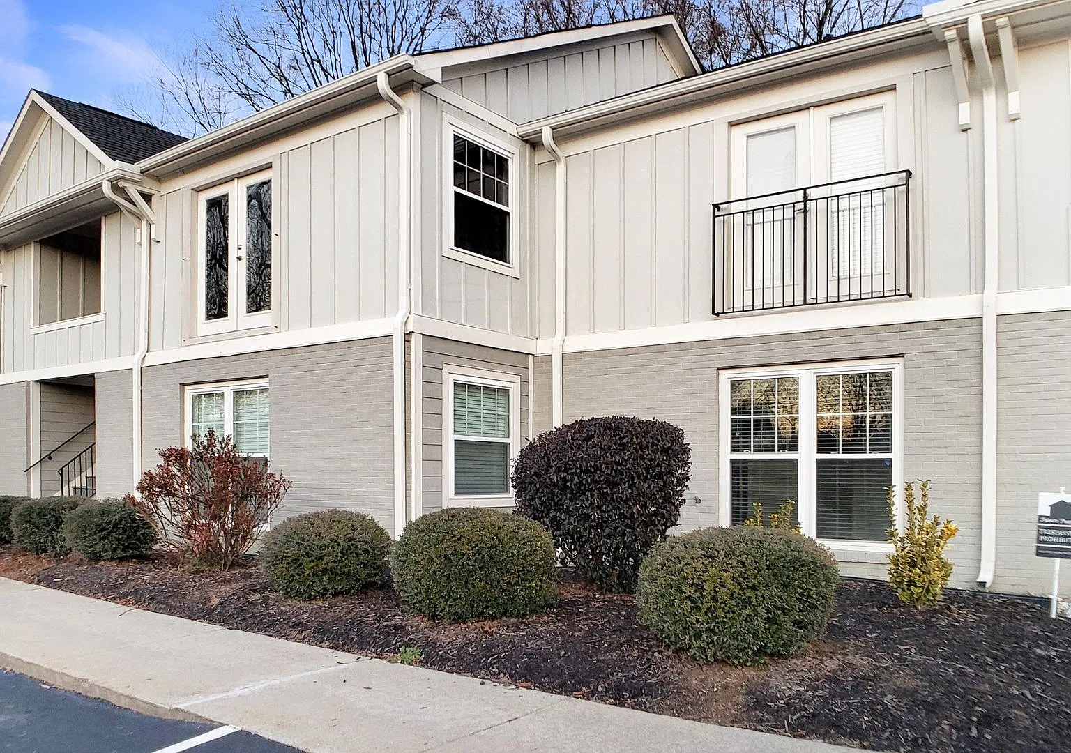 STATE102 — Photo 1