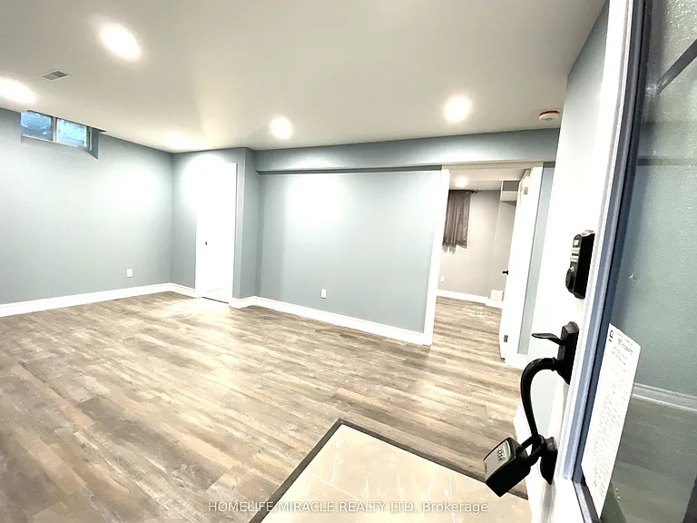 11 Berkshire Ct #BASEMENT — Photo 3