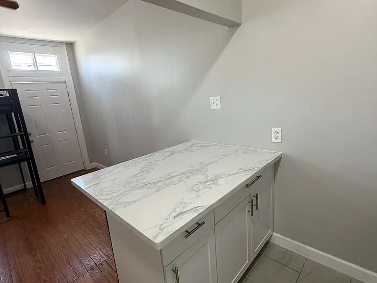 3437 Freret St — Photo 35
