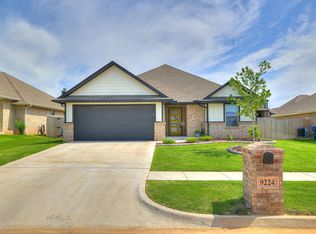 9224 NW 89th St, Yukon, OK 73099