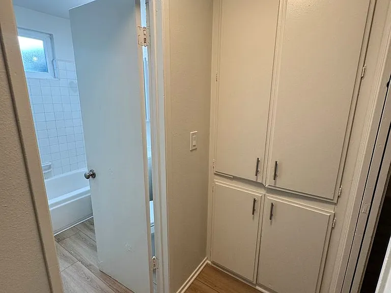 711 E. Pleasant Street — Photo 14