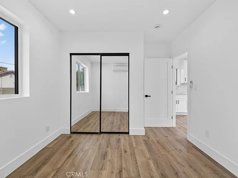 7053 Fallbrook Ave — Photo 13