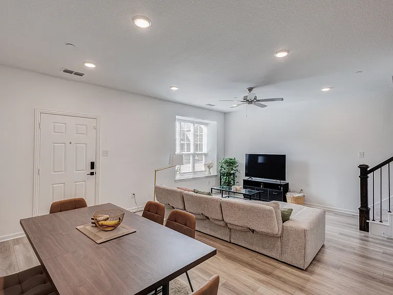 3720 Star Mesa St #13 — Photo 2