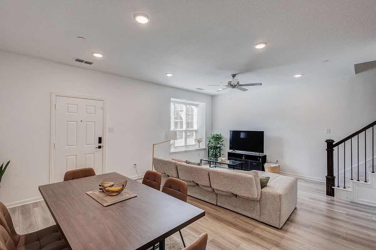 Building Photo - 3720 Star Mesa St #13