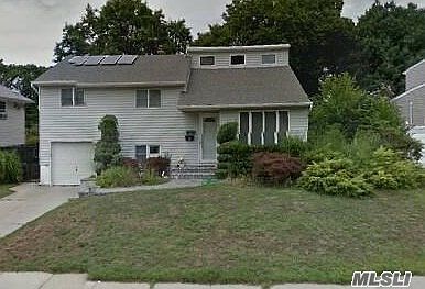 1st image of 14 Brookline Dr
