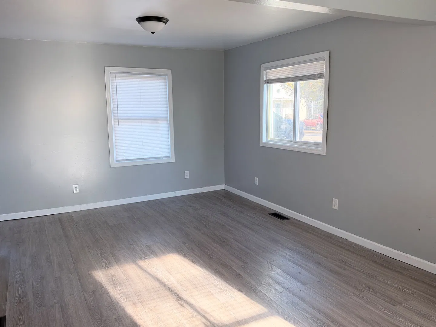 2328 Forest Home Ave — Photo 3