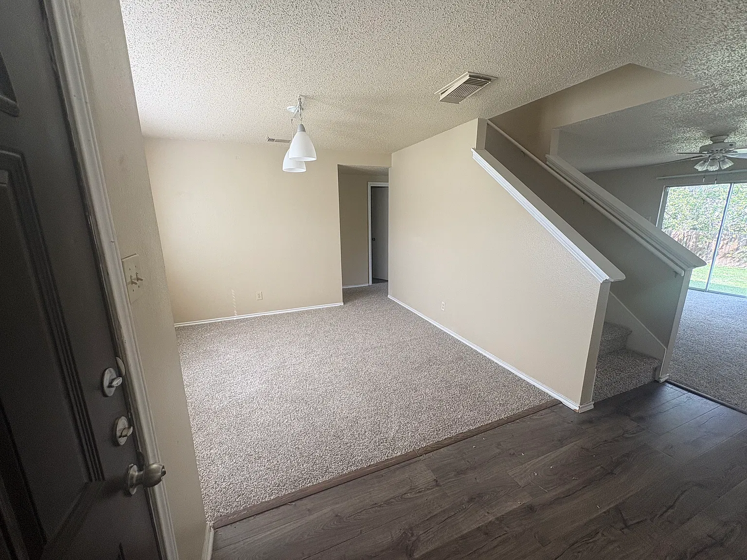 3 bed, 2.5 bath, 2195 sqft, $1,650 — Photo 3