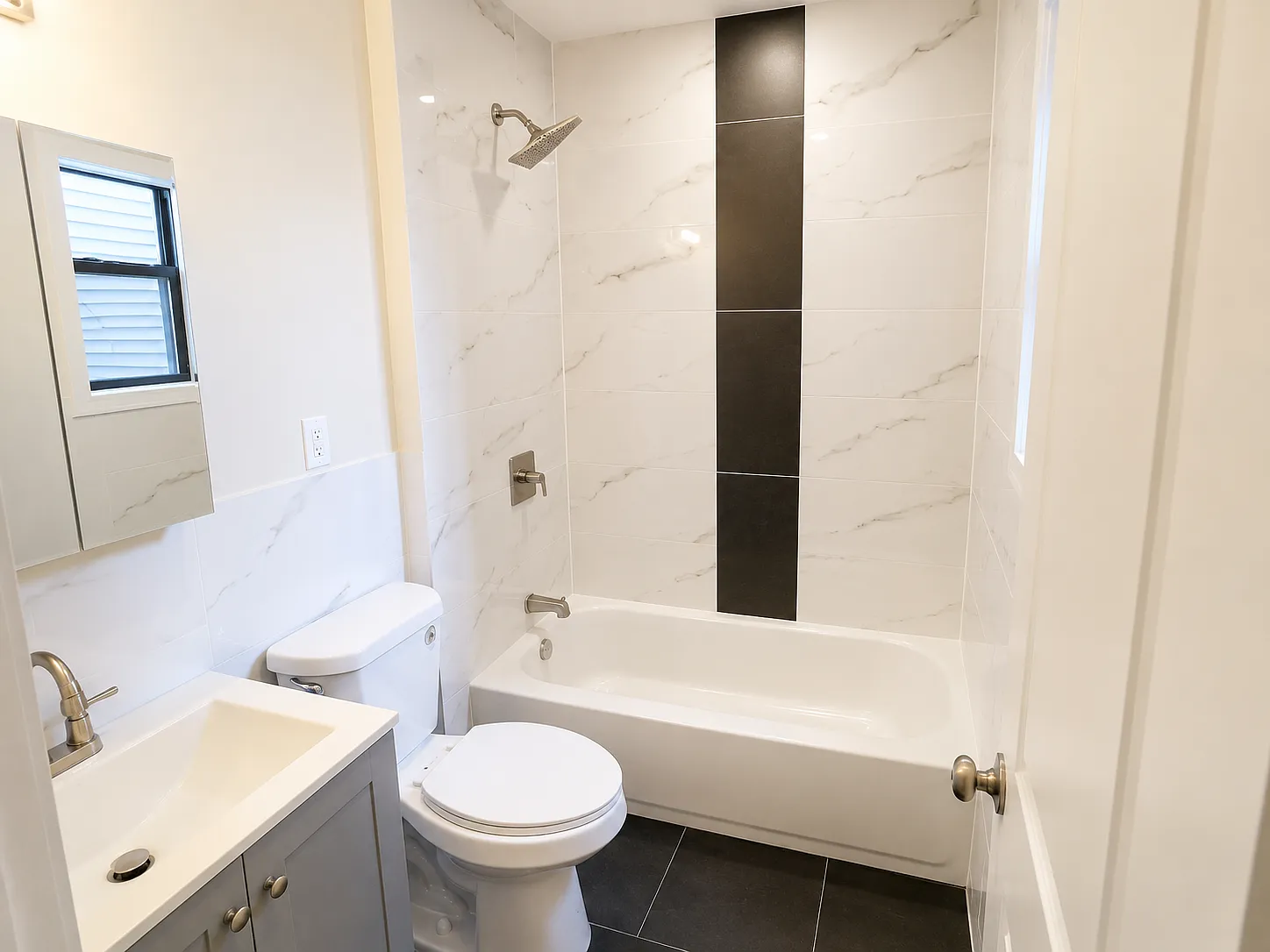 4 bed, 1.0 bath, 950 sqft, $2,500 — Photo 2