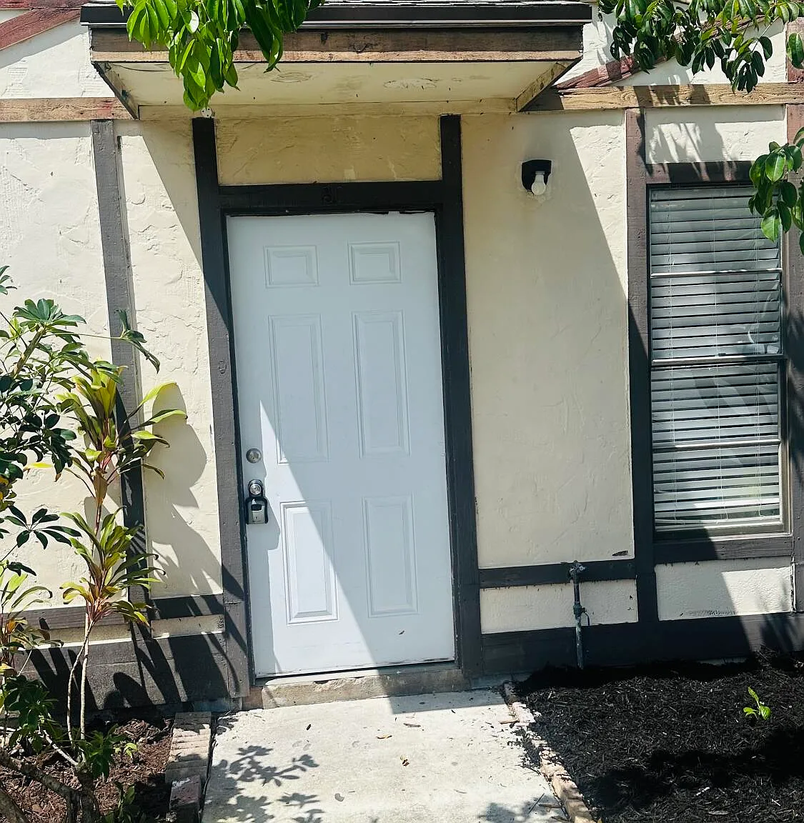 2 bed, 1.5 bath, 963 sqft, $1,850 — Photo 1
