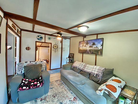 3rd image of 15-1114 Railroad Ave