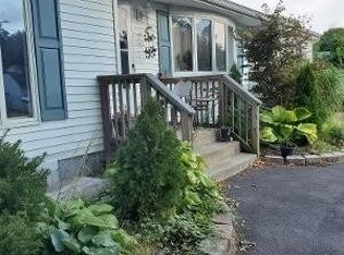 187 Monroe St, Mastic, NY 11950