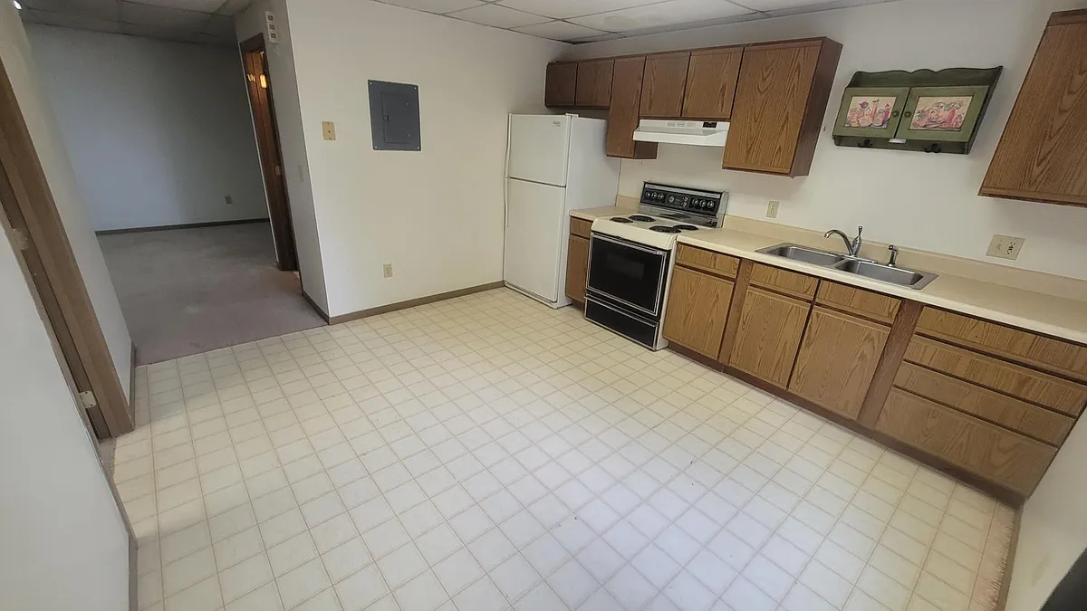 Unit Photo - 112 E Cherry St #128