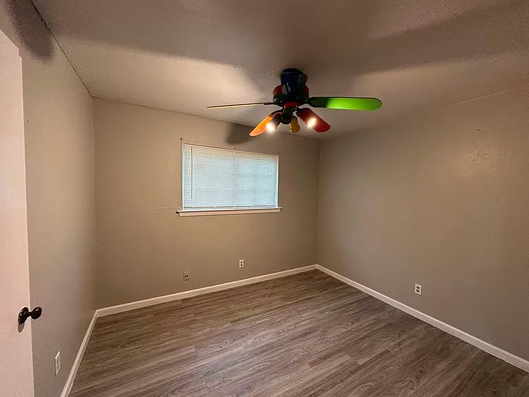 901 Wandering Way Dr — Photo 9