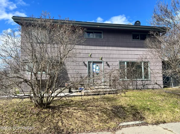 1334 Wintergreen St, Anchorage, AK 99508