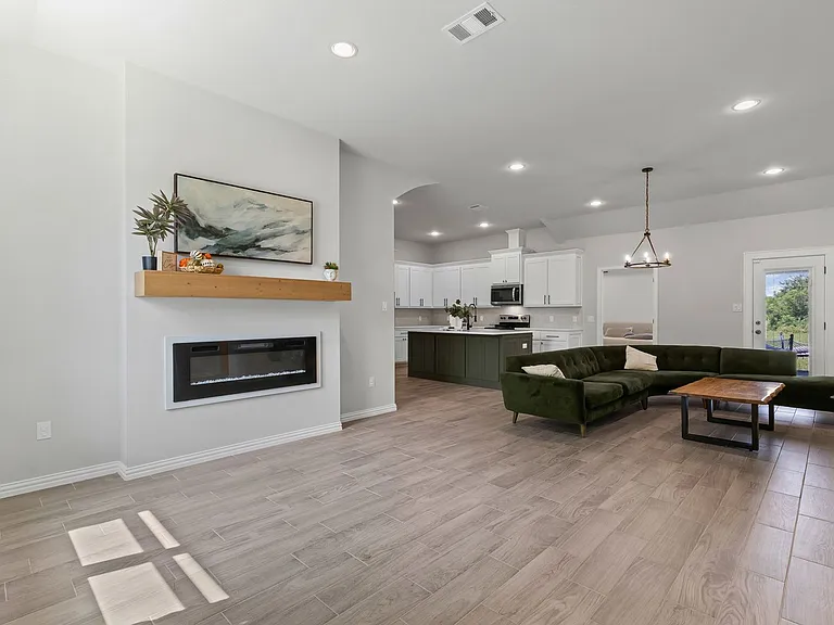 6111 Collins Ct — Photo 11