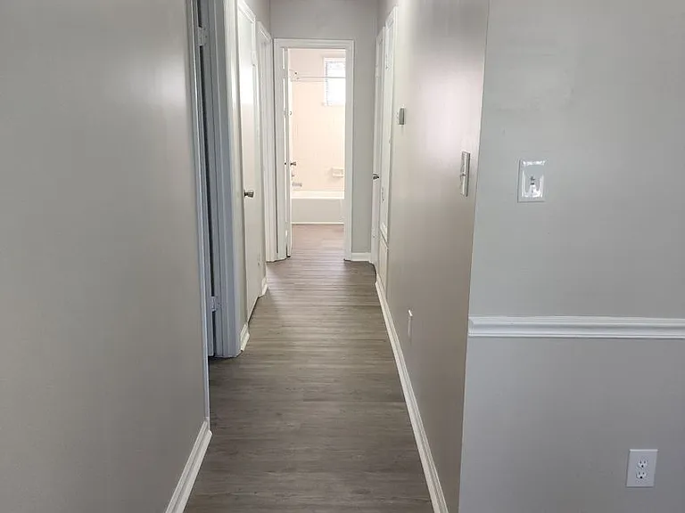 2924 Henry St — Photo 4