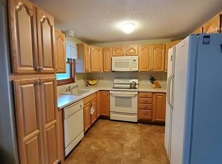 2 Beaver Pond Rd, Kingston, NH 03848