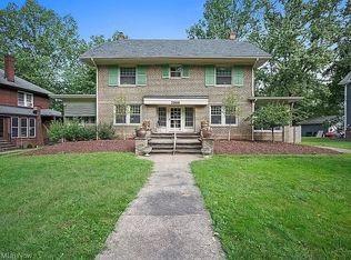 2869 Berkshire Rd, Cleveland Heights, OH 44118