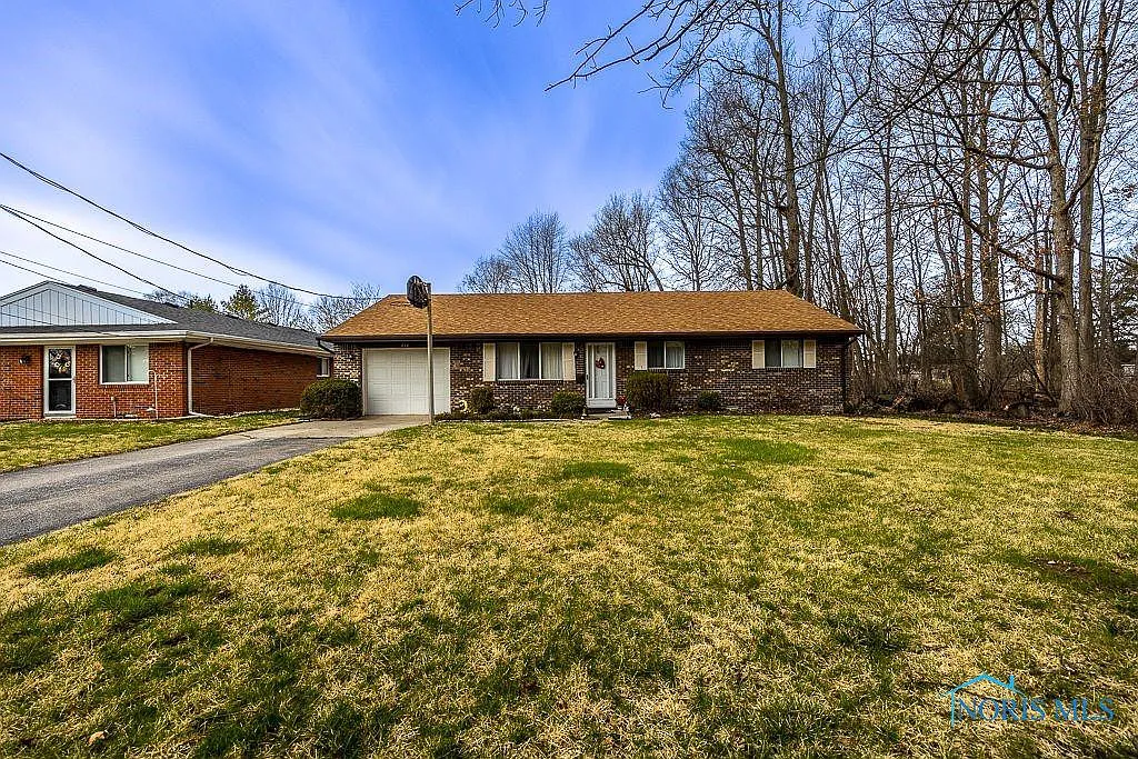 228 Harold Ave photo 1