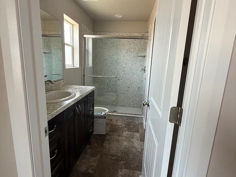 2710 N Clark Pkwy — Photo 7