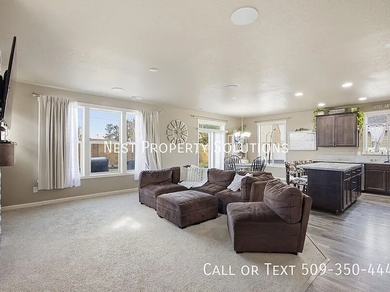 1111 Hilltop Ave NE — Photo 8