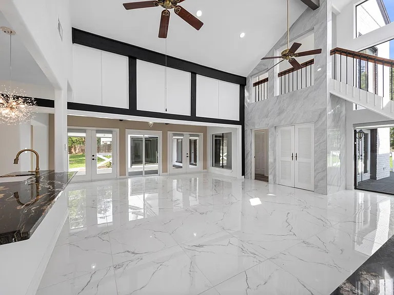 5230 Meadow Forest Dr — Photo 10