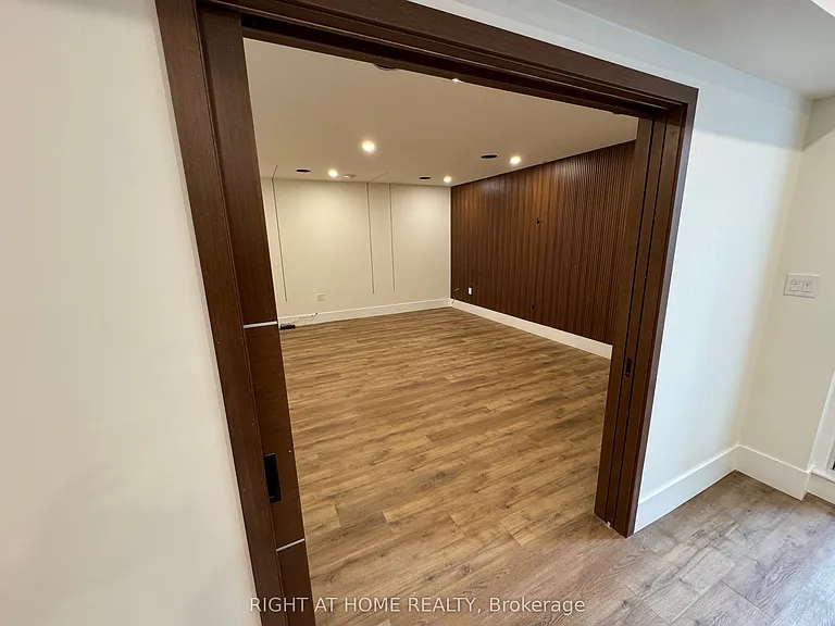 47 Kingswood Rd — Photo 12
