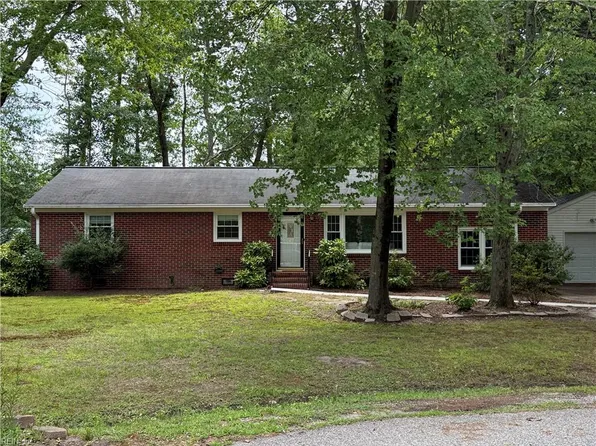 214 Greenland Dr, Yorktown, VA 23693