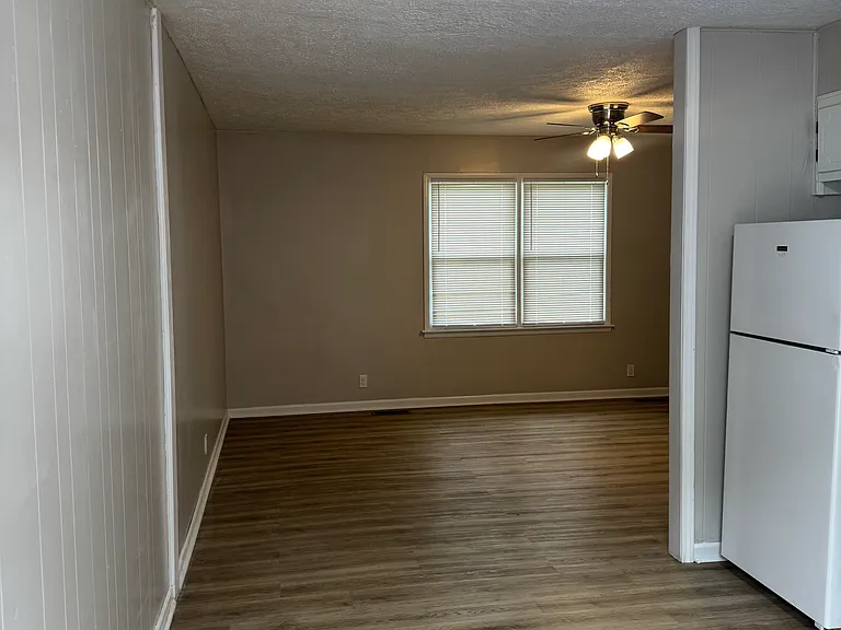 126 S Wooldridge Rd #B — Photo 2