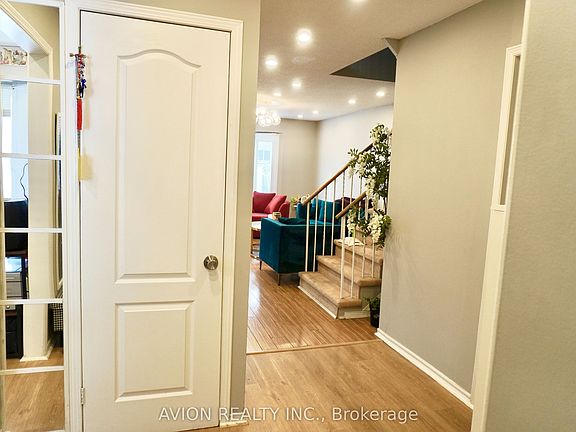 5th image of 70 Barnes Dr