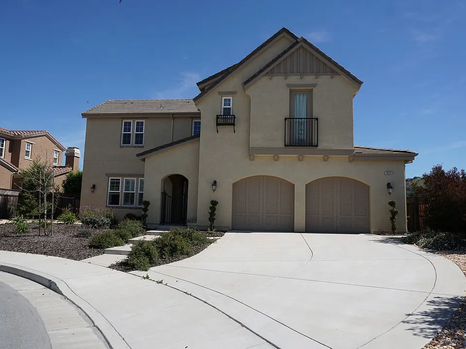 18261 Bautista Cir